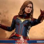 Hot Toys - Captain Marvel Deluxe Version Sixth Scale Figure