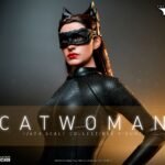 Hot Toys - Catwoman Selina Kyle Sixth Scale Figure