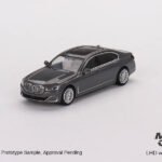 Mini GT BMW 750Li xDrive Bernina Grey Amber Effect
