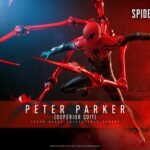Hot Toys Peter Parker (Superior Suit) Sixth Scale Figure