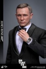 James Bond (NTTD) Sixth Scale Figure - Görsel 5